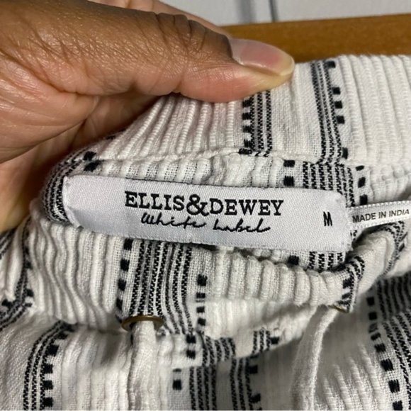 Ellis & Dewey Women's Black and White Striped Frayed Hem Pants - Picture 5 of 7